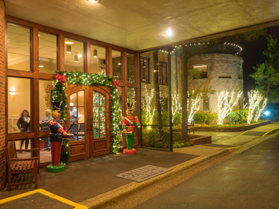 Click to View St. Louis Christmas Decor's Commercial Portfolio Click to View St. Louis Christmas Decor's Commercial Portfolio